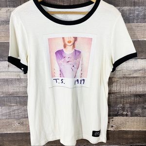 Taylor Swift 1989 World Tour Vintage Band Tour Tee
